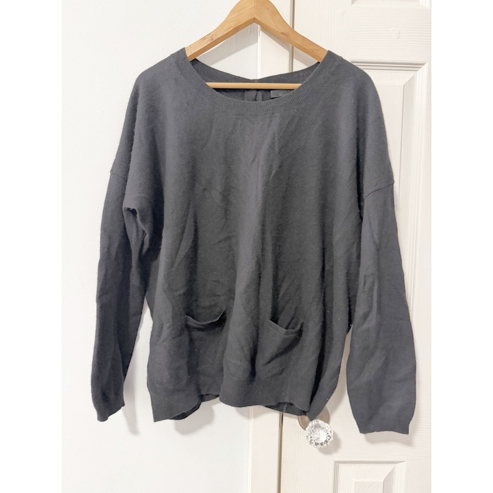 Aqua 100% Cashmere Sz M Black Button Back‎ Sweater Pockets Minimalist Capsule